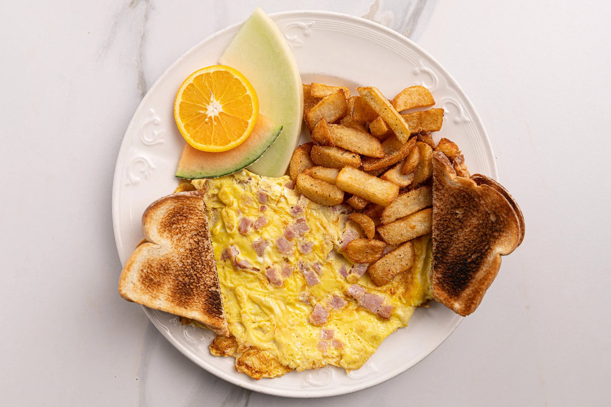 Omelette jambon et fromage jaune — Restaurant Le Moulin