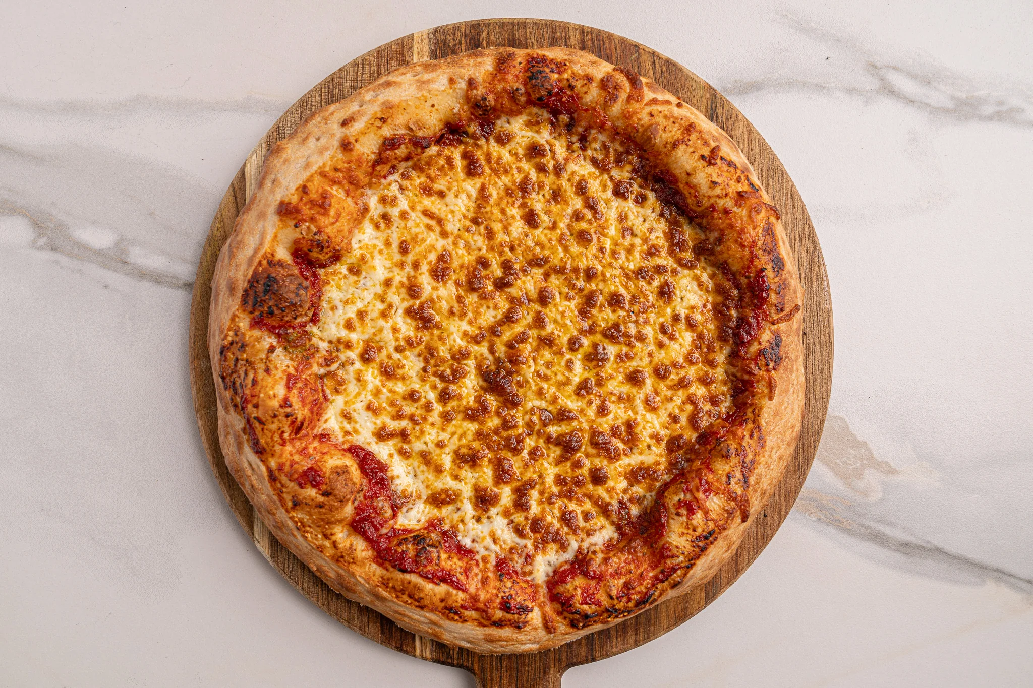 Pizza sauce et fromage — Restaurant Le Moulin